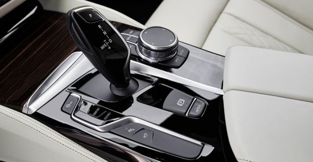 2017 BMW 5-Series Sedan(NEW) 520d Luxury  第6張相片