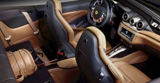2017 Ferrari California T 3.8 V8  第7張相片