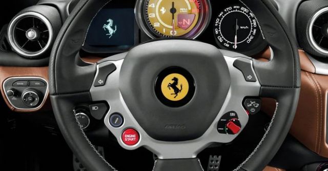 2017 Ferrari California T 3.8 V8  第10張相片