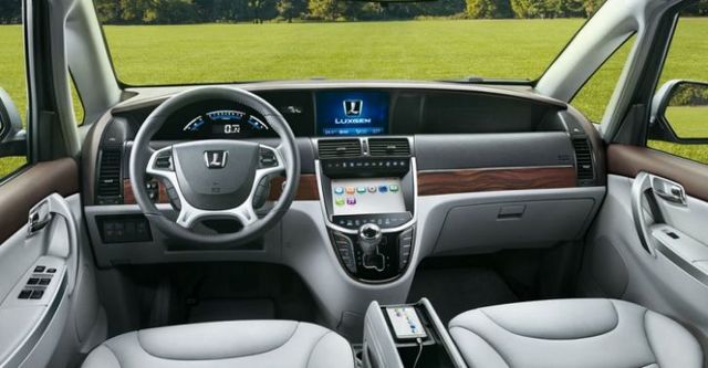 2017 Luxgen M7 Turbo ECO Hyper 旗艦型(客車版)  第4張相片