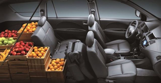 2017 Mitsubishi Zinger 2.4雅緻型  第10張相片