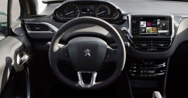 2017 Peugeot 208 1.2 PureTech Allure AT  第9張相片