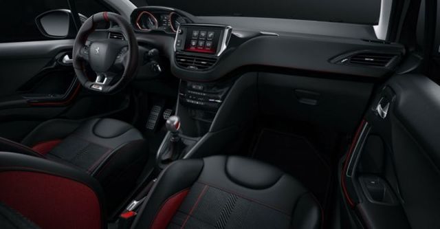 2017 Peugeot 208 GTi  第7張相片