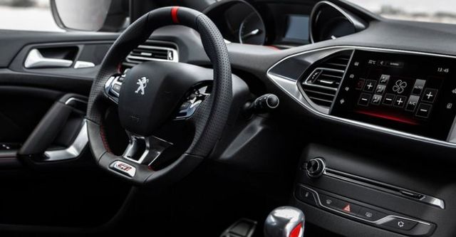 2017 Peugeot 308 GTi by Peugeot Sport  第6張相片