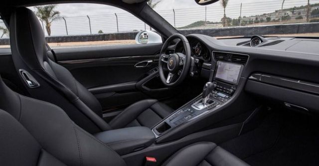 2017 Porsche 911 Turbo S Cabriolet  第7張相片