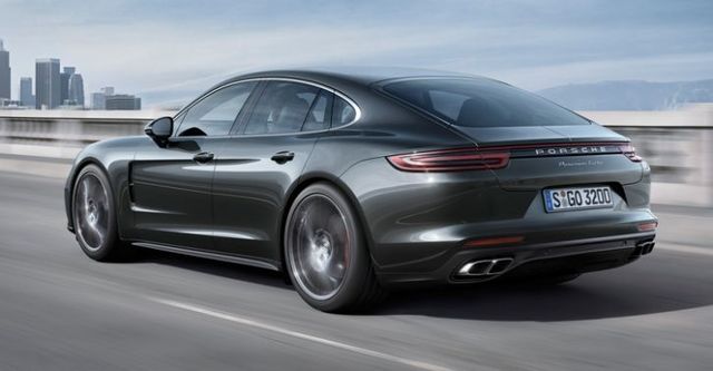 2017 Porsche Panamera Turbo  第2張相片