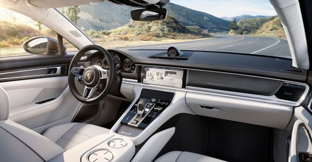 2017 Porsche Panamera Turbo  第8張相片