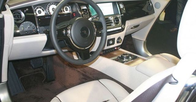 2017 Rolls-Royce Wraith 6.6 V12  第8張相片