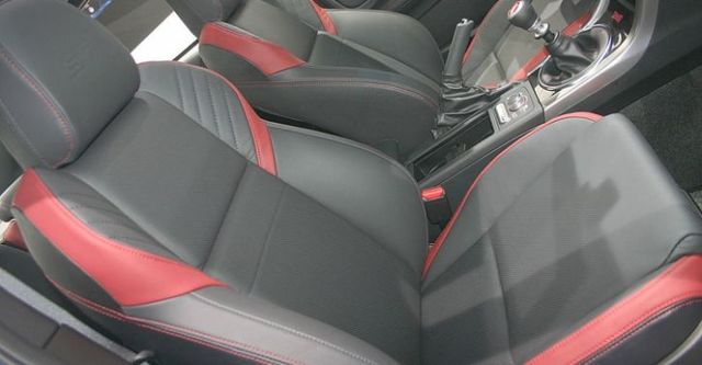 2017 Subaru WRX STI 2.5i Premium  第8張相片
