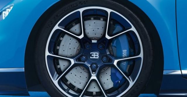 2017 Bugatti Chiron W16  第4張相片