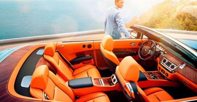 2017 Rolls-Royce Dawn 6.6 V12  第8張相片