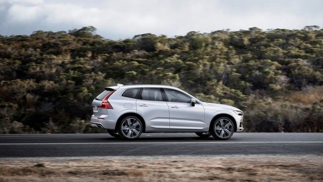 2020 Volvo XC60 T5 Momentum  第2張相片