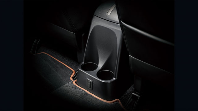 2020 Mitsubishi Zinger 2.4精緻型  第9張相片