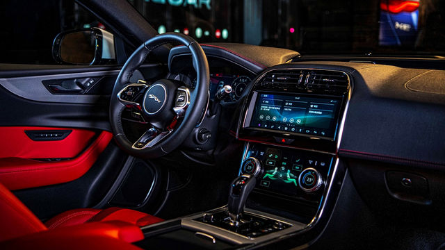 2020 Jaguar XE P300 R-Dynamic SE  第5張相片