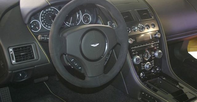2014 Aston Martin Vantage V12 S  第8張相片