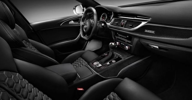 2015 Audi A6 Avant RS6  第8張相片