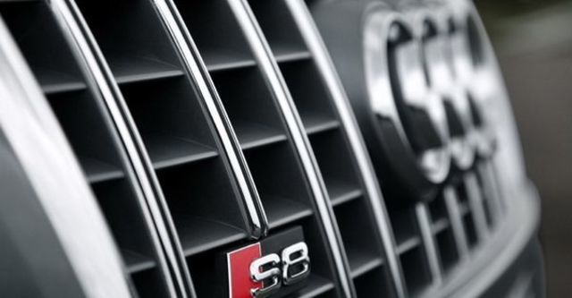 2008 Audi S8 Sedan  第5張相片