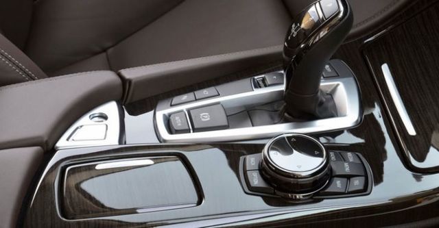2015 BMW 5-Series Sedan 530d Luxury Line  第10張相片