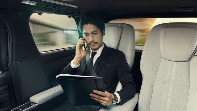 2020 Lexus LM 300h四人座  第5張相片