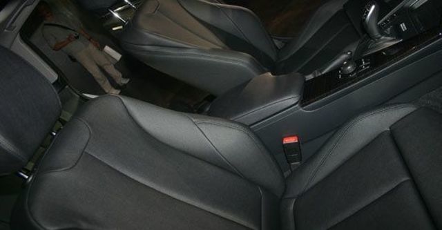 2013 BMW 3-Series GT 320i Luxury  第6張相片
