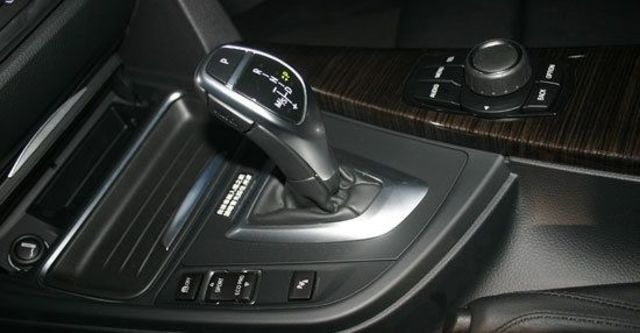 2013 BMW 3-Series GT 320i Luxury  第11張相片