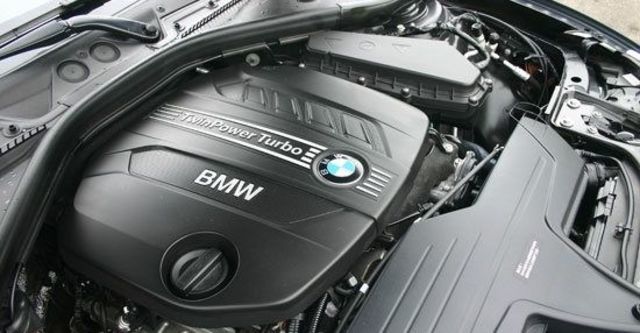 2013 BMW 3-Series Sedan 318d  第6張相片