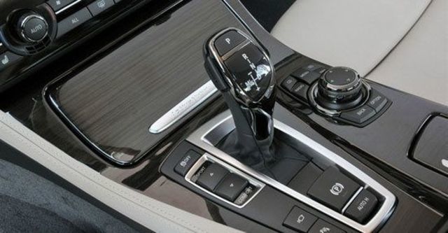 2013 BMW 5-Series Sedan ActiveHybrid 5  第11張相片