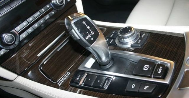 2013 BMW 7-Series 730d  第8張相片