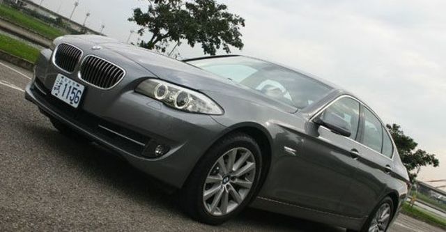 2011 BMW 5-Series Sedan 520d  第1張相片