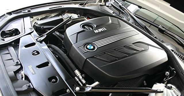2011 BMW 5-Series Sedan 520d  第6張相片