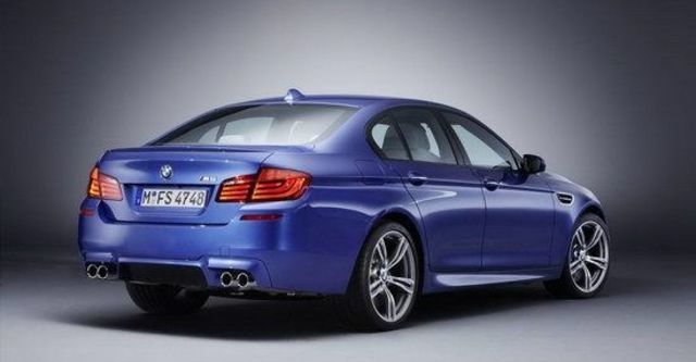 2011 BMW 5-Series Sedan M5  第5張相片