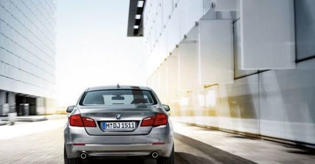 2010 BMW 5-Series Sedan 530d  第3張相片