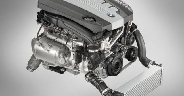 2010 BMW 5-Series Sedan 530d  第10張相片