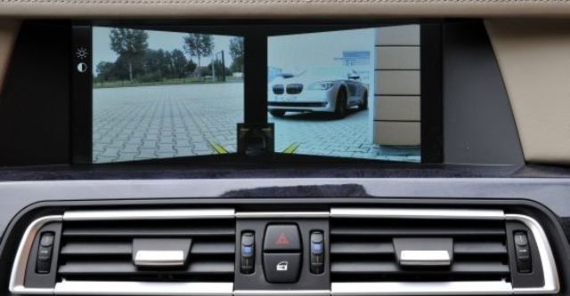2010 BMW 7-Series 730Li  第7張相片