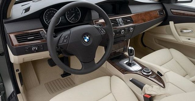 2009 BMW 5-Series 520d  第8張相片