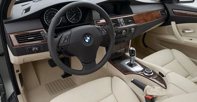2009 BMW 5-Series 530i  第8張相片