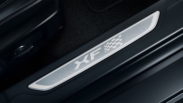 2020 Jaguar XF 25T Chequered Flag  第10張相片