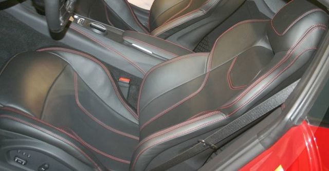 2015 Ferrari F12 Berlinetta V12  第7張相片