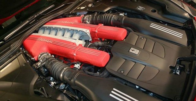 2015 Ferrari F12 Berlinetta V12  第9張相片