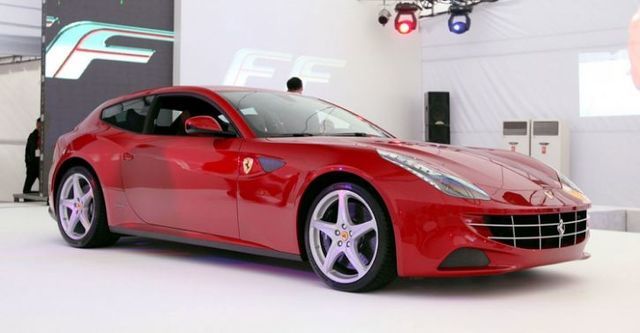 2015 Ferrari FF V12  第2張相片