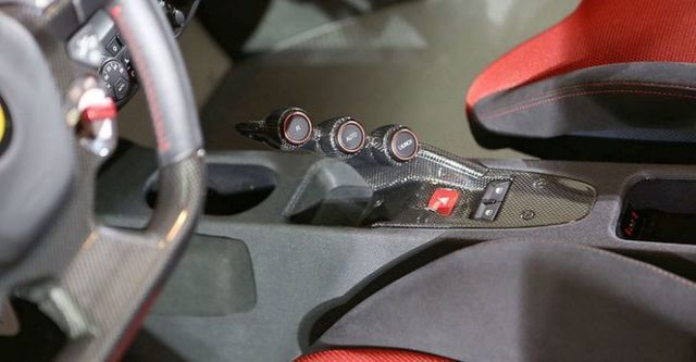 2014 Ferrari 458 Speciale  第10張相片