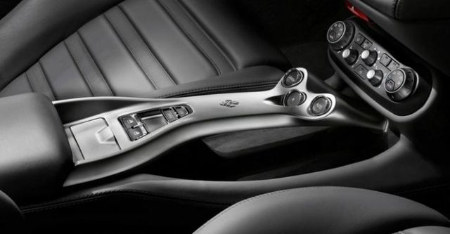 2014 Ferrari California 30 4.3 V8  第7張相片