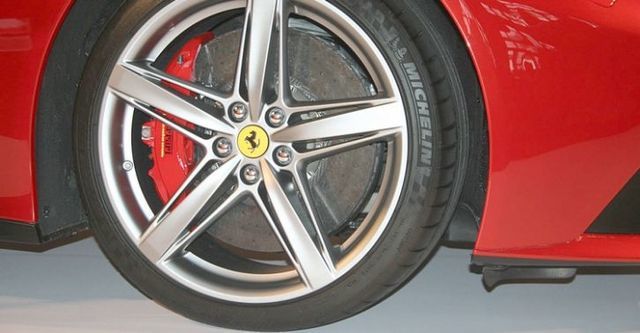 2014 Ferrari F12 Berlinetta V12  第2張相片