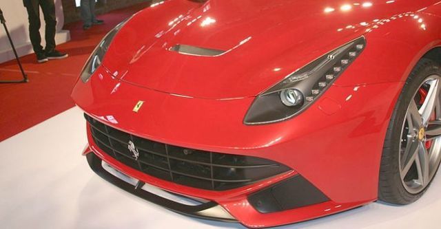 2014 Ferrari F12 Berlinetta V12  第5張相片