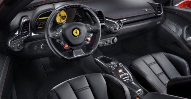 2013 Ferrari 458 Spider V8  第8張相片