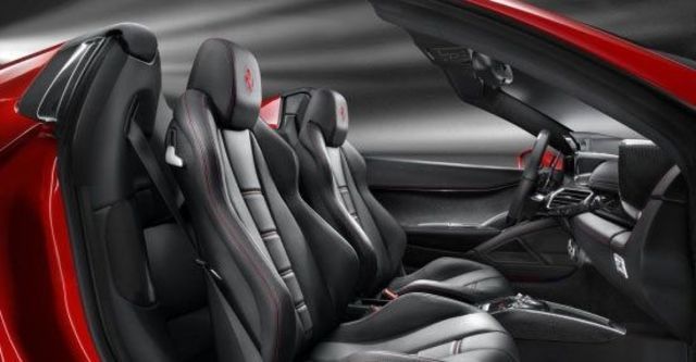 2013 Ferrari 458 Spider V8  第9張相片