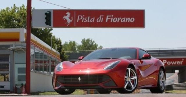 2013 Ferrari F12 Berlinetta V12  第3張相片