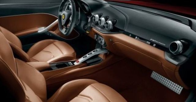 2013 Ferrari F12 Berlinetta V12  第11張相片