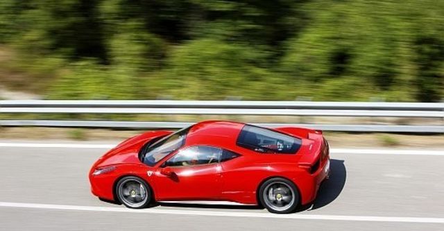 2012 Ferrari 458 Italia Coupe  第3張相片