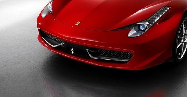 2012 Ferrari 458 Italia Coupe  第7張相片